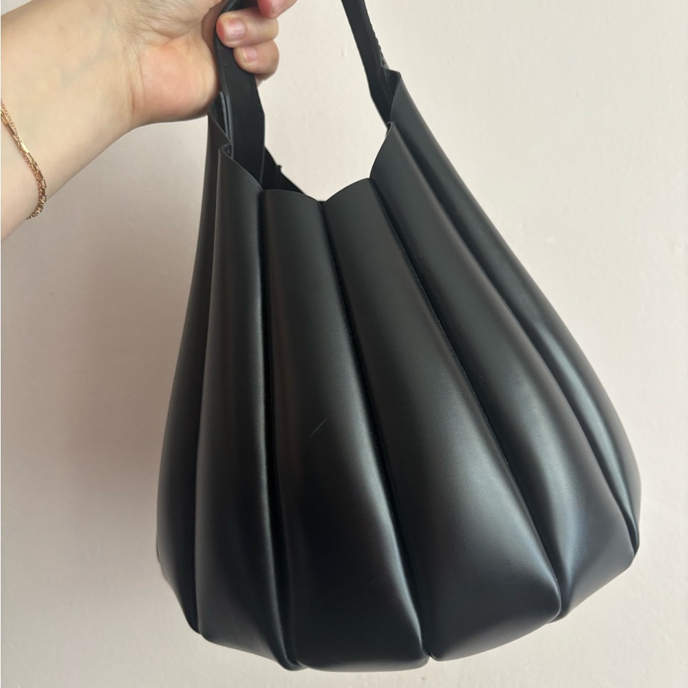 cult gaia Black Pleated Shoulder Bag - Picture 1 of 3